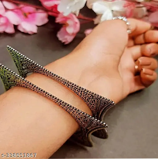 Aarohi Oxidised Kada Set